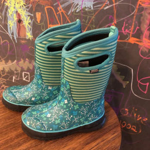 Kids Girls Bogs Sz 12
